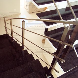 Guarda-corpo 50x50mm com travessas 15x15mm